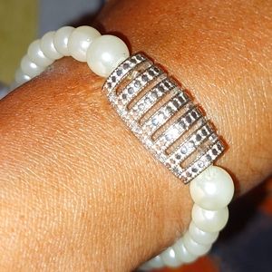 Cream & Silver Beaded Bracelet